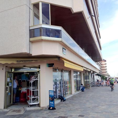 Acogedor Y Amplio Apartamento Familiar A Pie De Playa Calafell Eksteriør billede