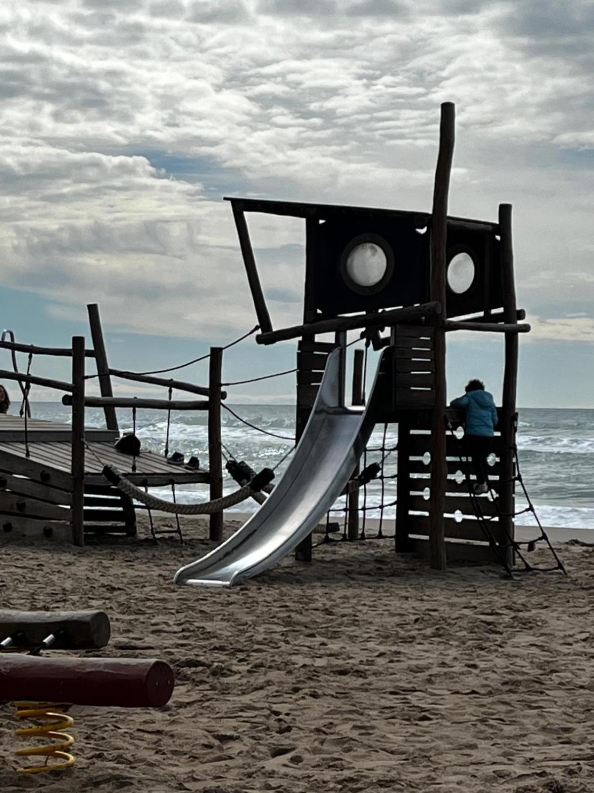 Acogedor Y Amplio Apartamento Familiar A Pie De Playa Calafell Eksteriør billede