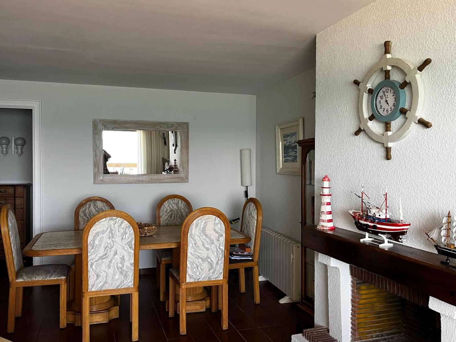 Acogedor Y Amplio Apartamento Familiar A Pie De Playa Calafell Eksteriør billede