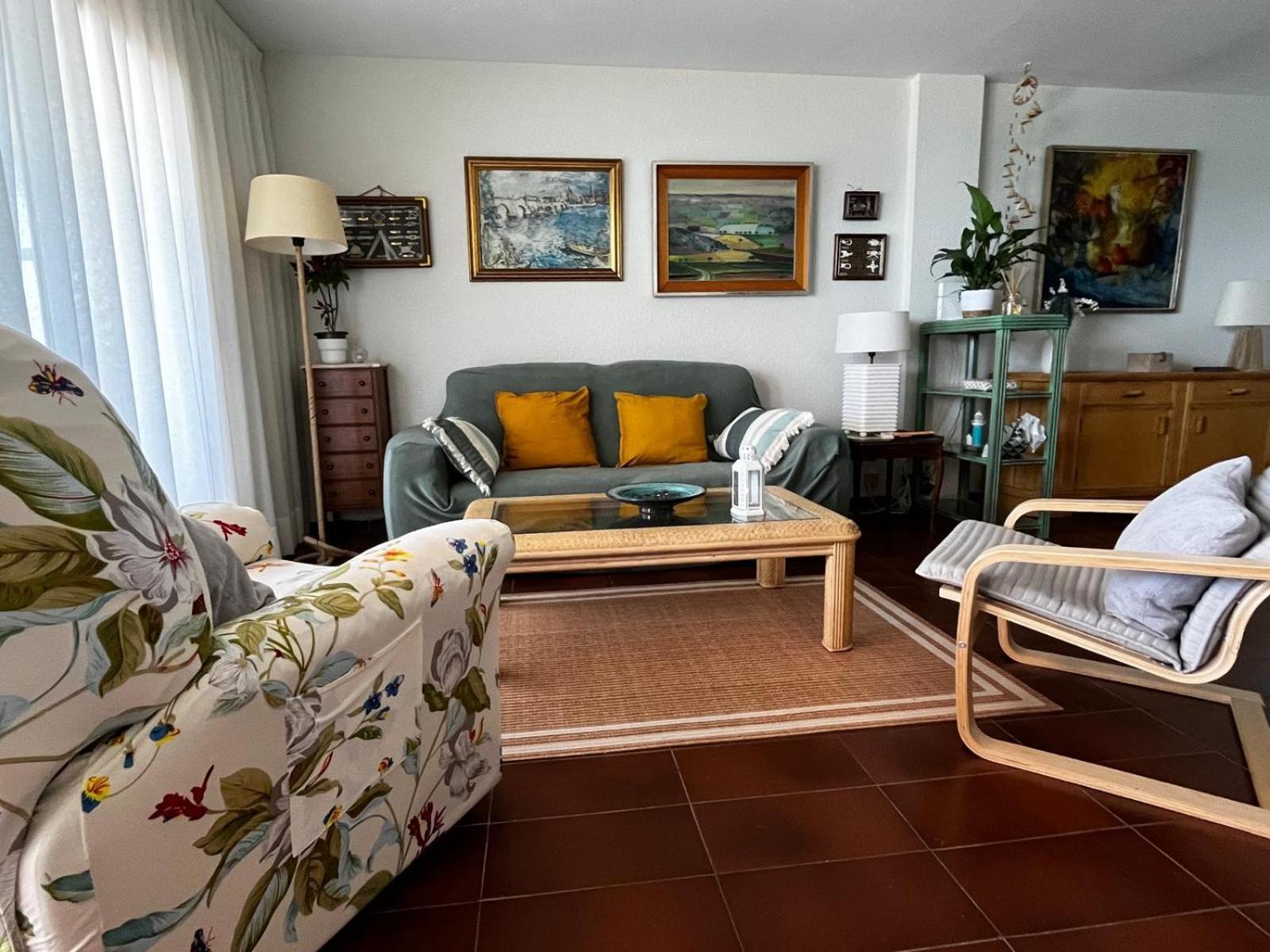 Acogedor Y Amplio Apartamento Familiar A Pie De Playa Calafell Eksteriør billede