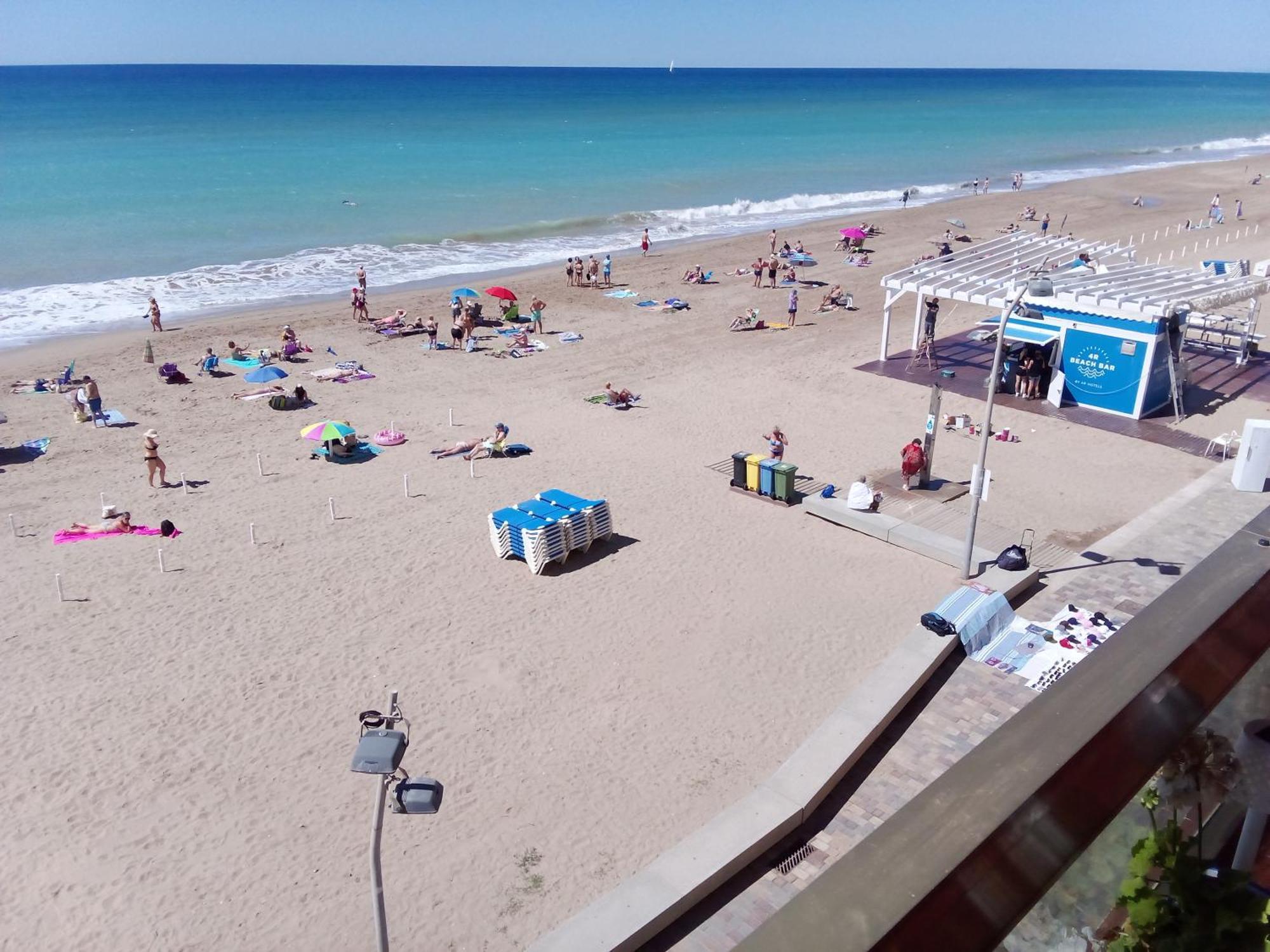 Acogedor Y Amplio Apartamento Familiar A Pie De Playa Calafell Eksteriør billede