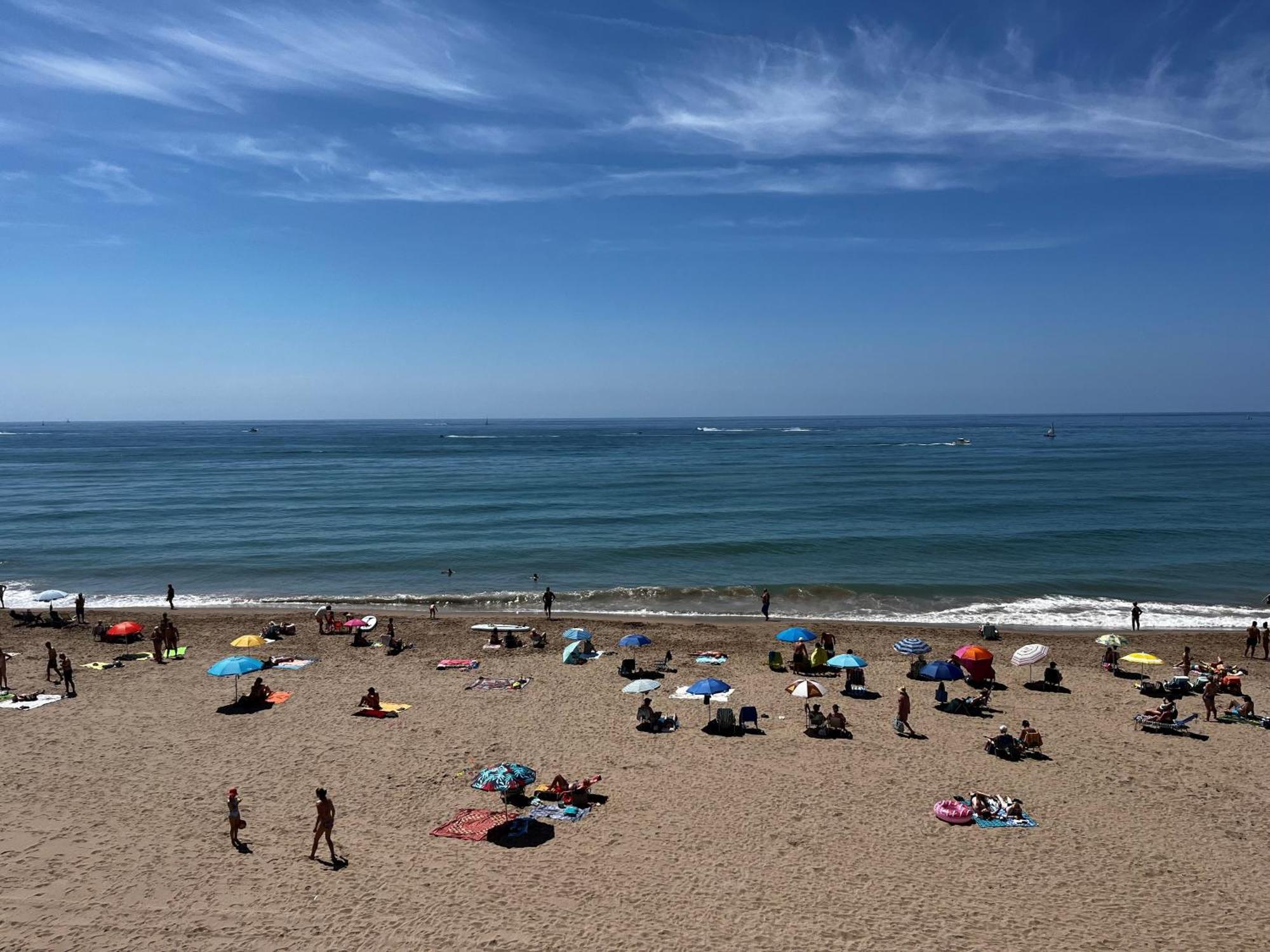 Acogedor Y Amplio Apartamento Familiar A Pie De Playa Calafell Eksteriør billede