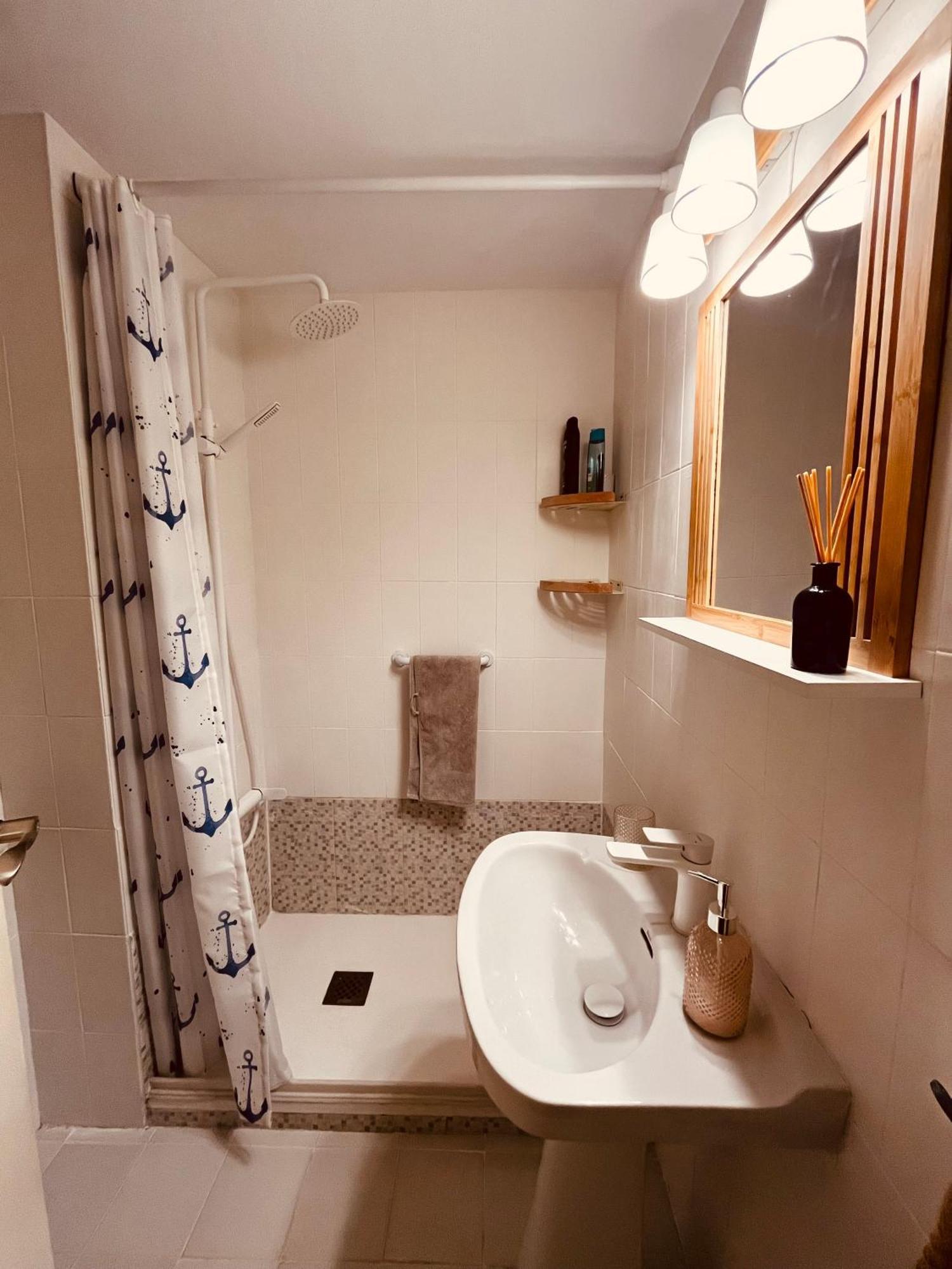 Acogedor Y Amplio Apartamento Familiar A Pie De Playa Calafell Eksteriør billede